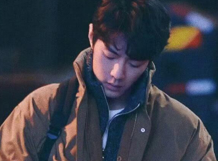 肖战《小城良方》曝新路透