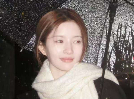 刘些宁分享美照plog