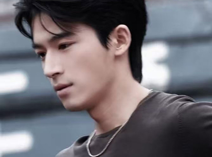 王星越《暴虎》片场路透