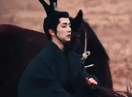 张新成《秦谜》骑马路透